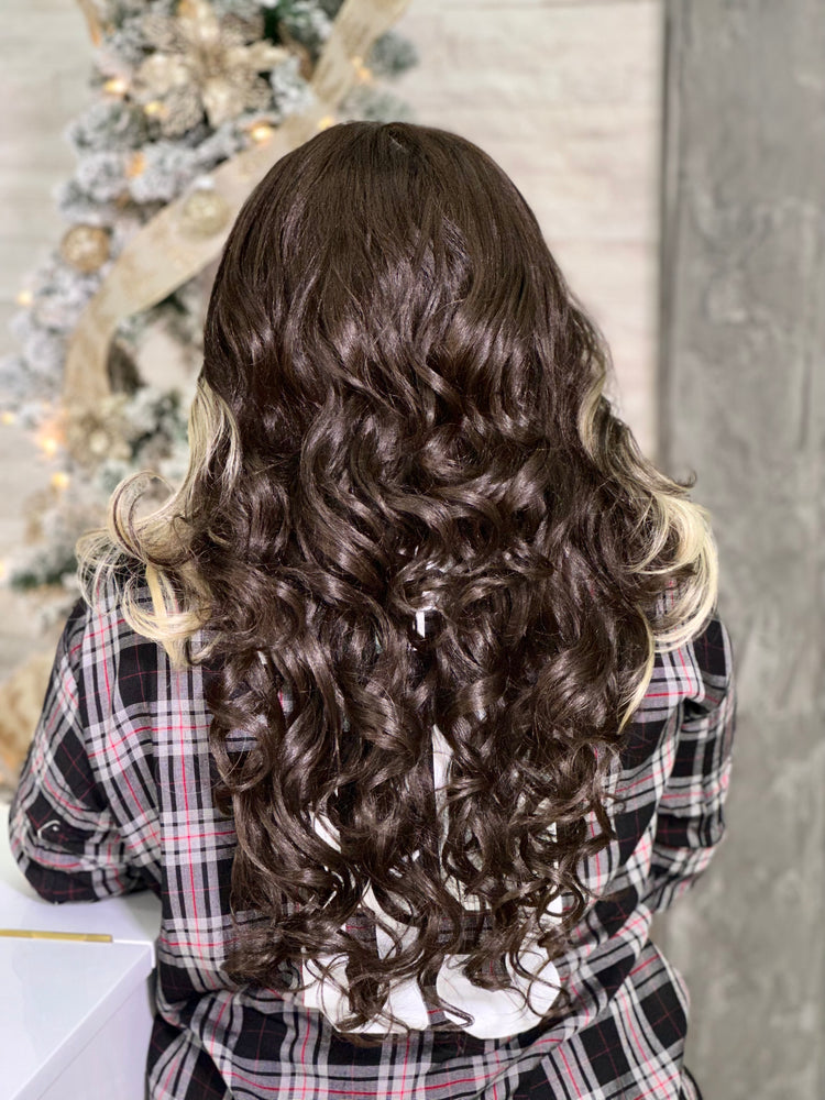 Poderosa Lace Front Wig (Free Part) *